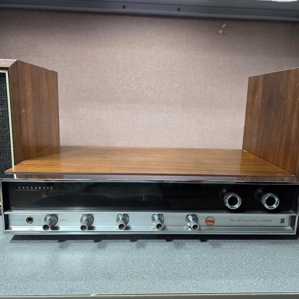 Panasonic RE-7670 FM-AM Stereo Receiver & matching Speakers Vintage Works